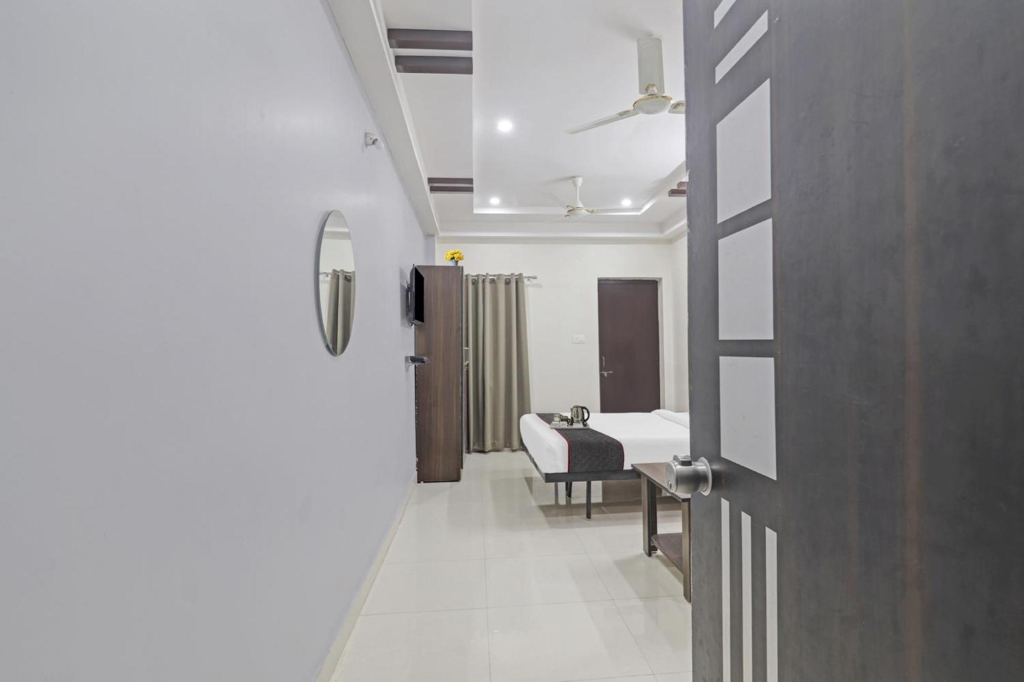 Collection O White House Near Kims Kondapur Hotel Kondapur  Екстериор снимка